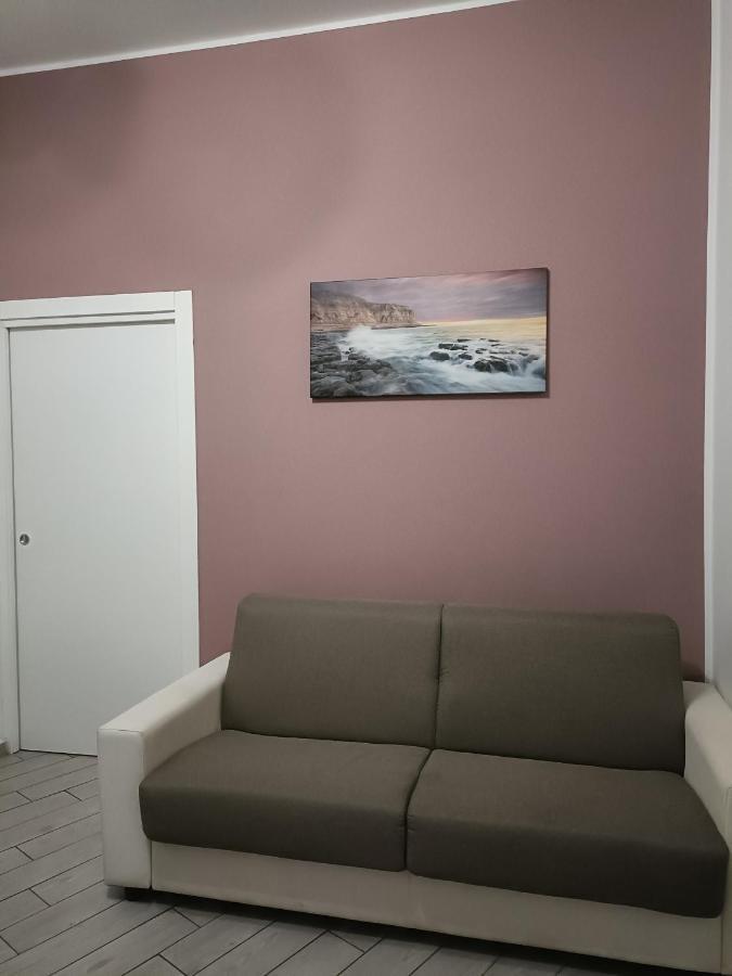Il Filo Di Claudia Apartment Savona Bagian luar foto