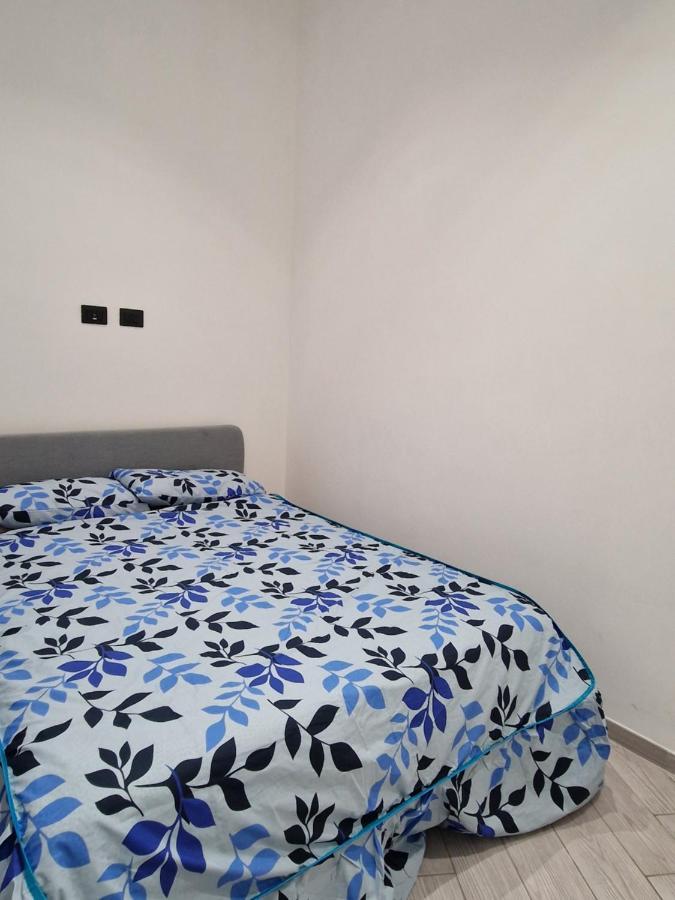 Il Filo Di Claudia Apartment Savona Bagian luar foto